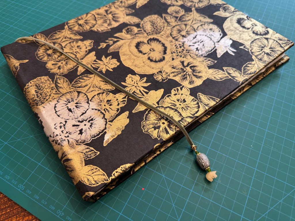 black and gold wedding&nbsp;guestbook